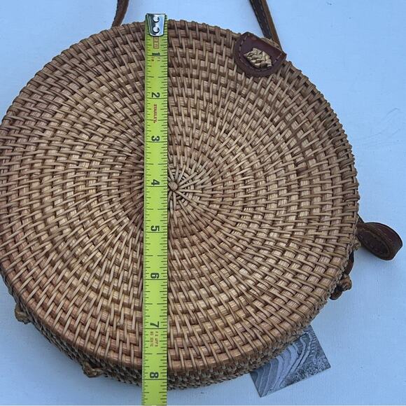 Wicker Brown Round Canteen Style Genuine Leather Strap Boho Style Bag NWT - Picture 3 of 11